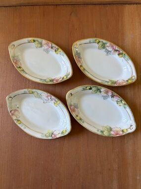 RARE!  Antique Set of 4 Hand Painted Nippon Salt Cellars/Nut Dishes
